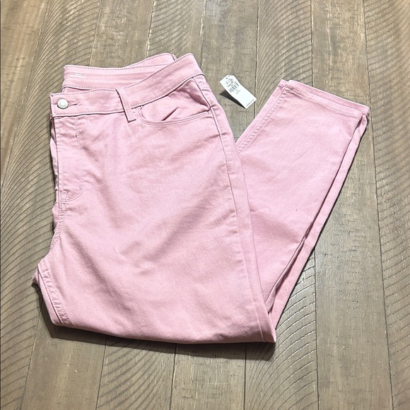 Old Navy Women's Skinny Jeans in Soft Pink 18P - Picture 1 of 4